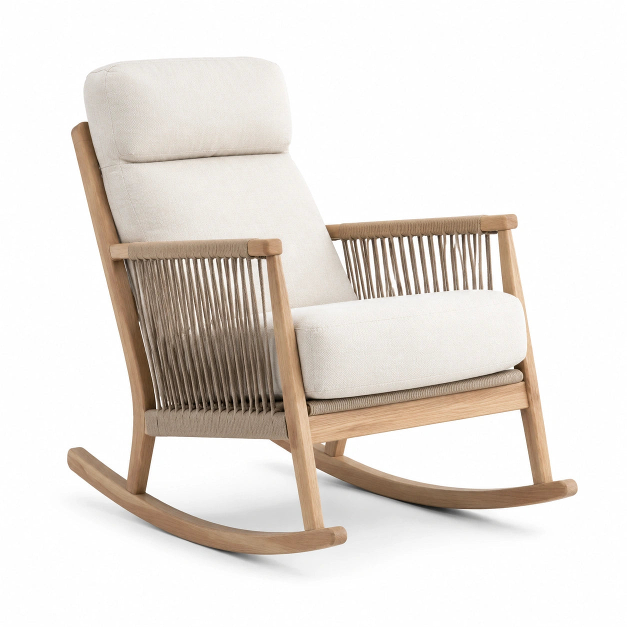 Fauteuil à bascule en bois avec accoudoirs en rotin et coussins en lin vert
